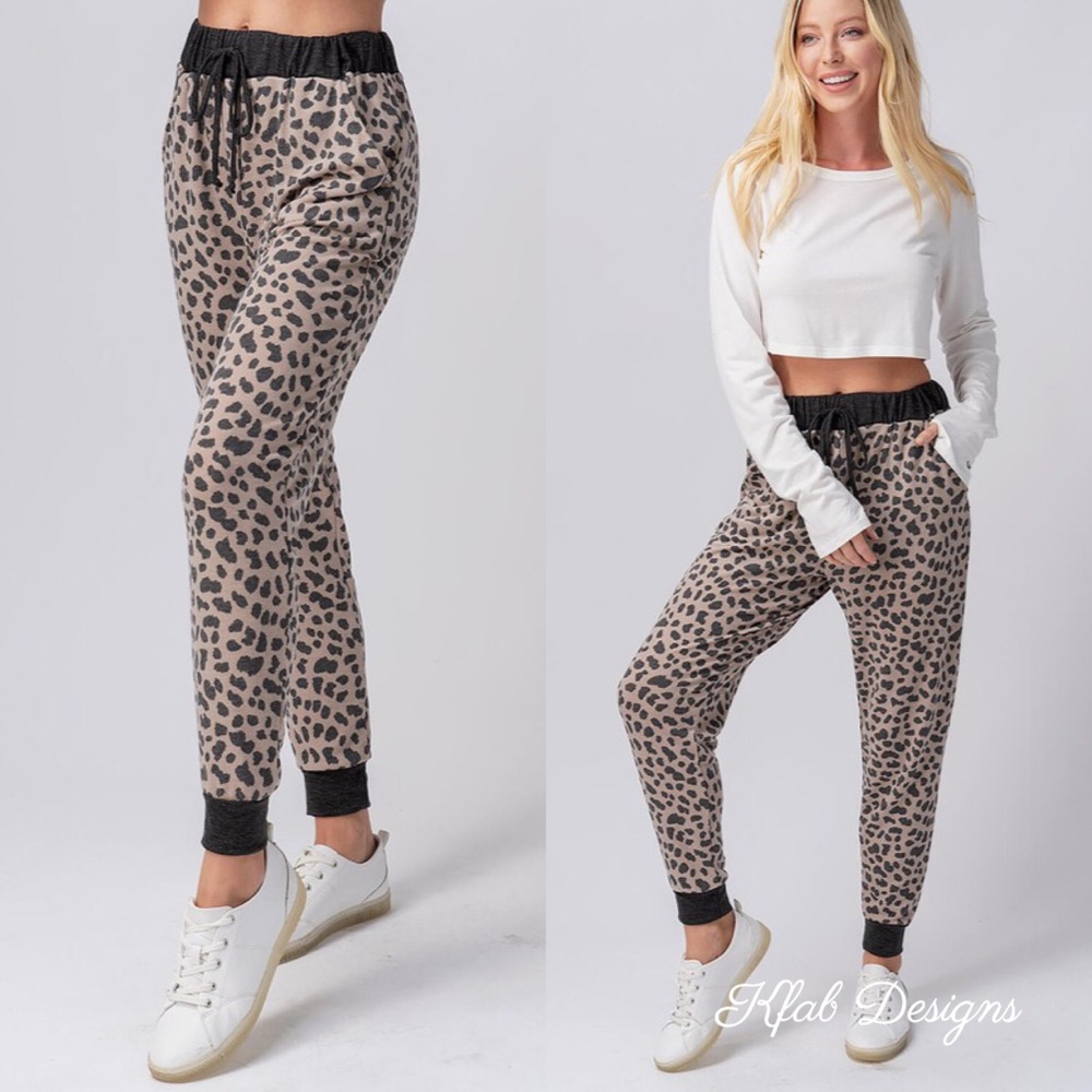 ❤️LAST 1 Leopard Brushed Easy Fit Contrast Joggers - Picture 3 of 6